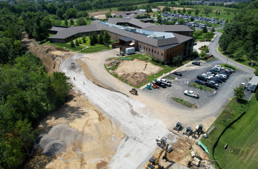 Sequence 01.00_00_53_01.Still005