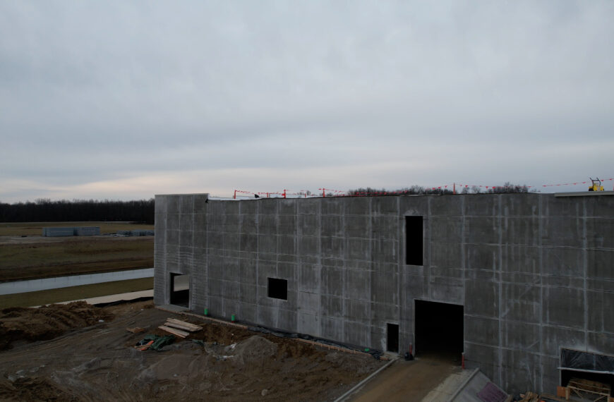 Sequence 01.00_00_56_19.Still006