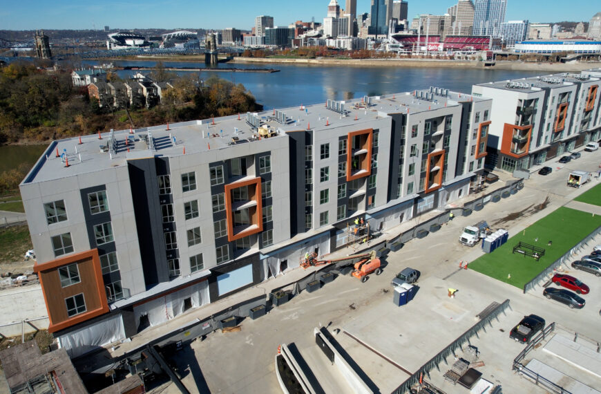 Sequence 01.00_01_50_24.Still017