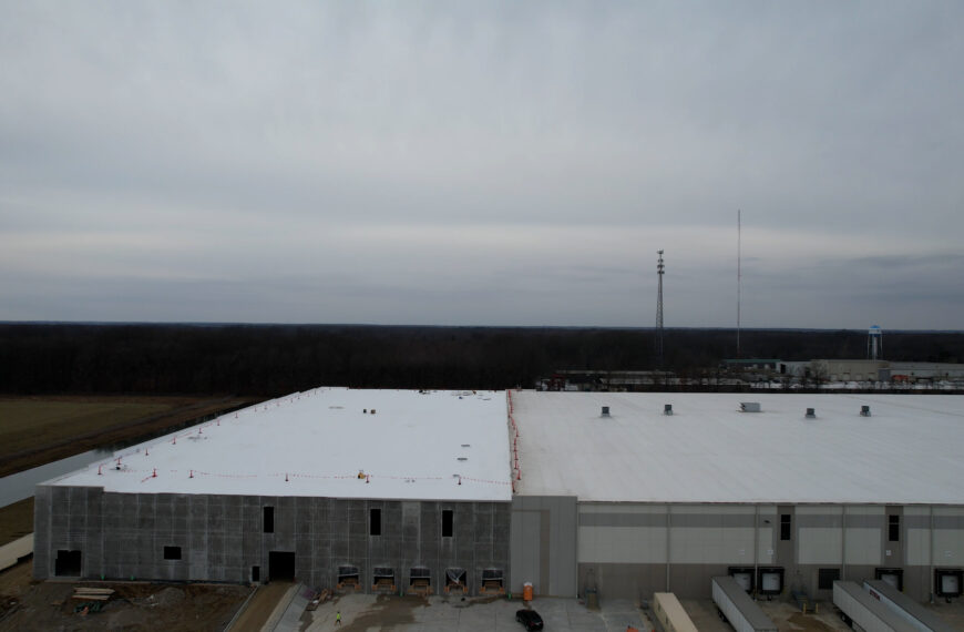 Sequence 01.00_01_53_26.Still016