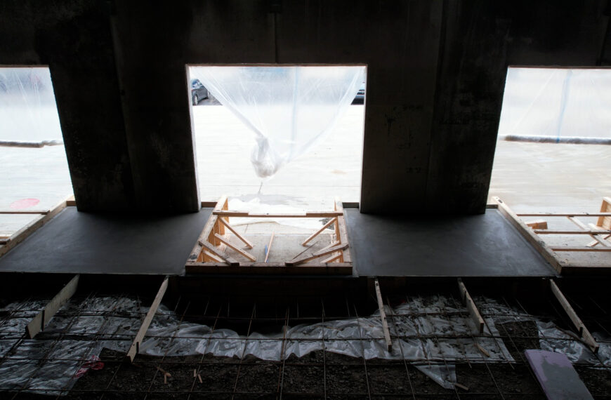 Sequence 01.00_08_07_06.Still037