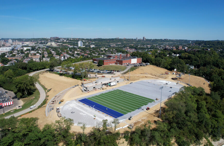 Sequence 01.00_01_06_13.Still008