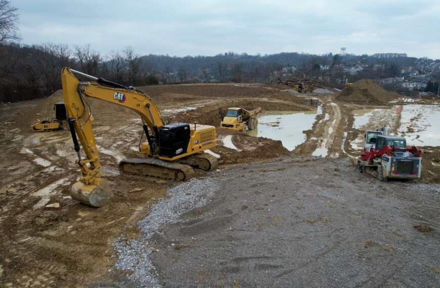 Sequence 01.00_02_32_22.Still009